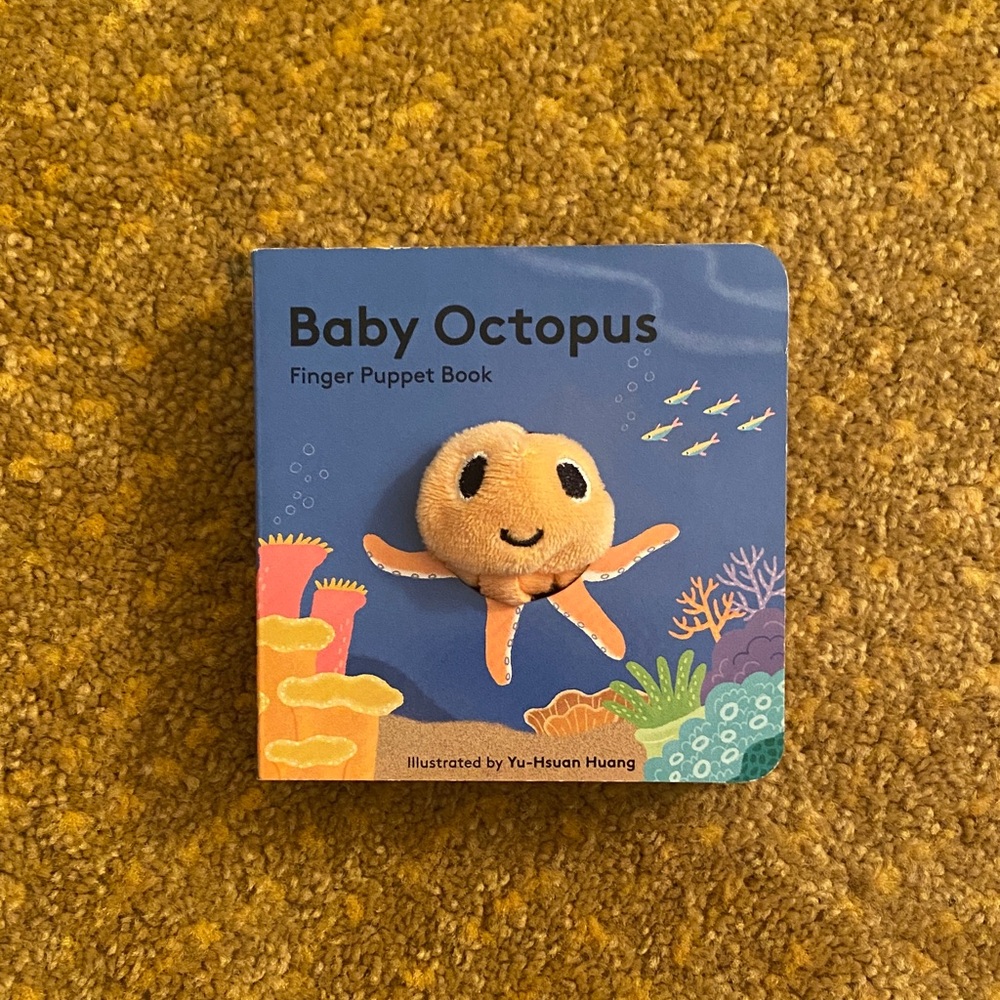 Chronicle Books Baby Octopus Finger Puppet Book - Blue and Orange